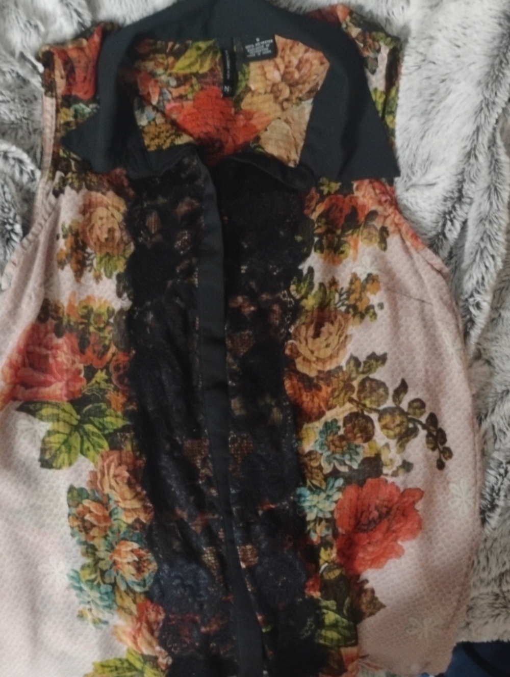 New Directions Floral Print Shell in Pink, Green and Black W/Lace - Picture 3 of 4